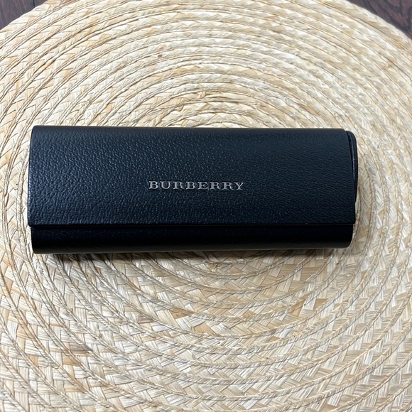 Burberry Spellout Hard Cover Signature Sunglasses Case - Picture 3 of 14